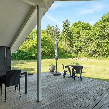 Сasa de vacaciones Yngve - 56-5km From The Sea By Interhome